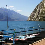 Szálloda Surf Pier - Montagnoli Group Limone sul Garda
