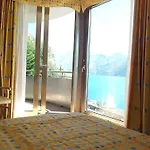 Surf Pier - Montagnoli Group Szálloda Limone sul Garda