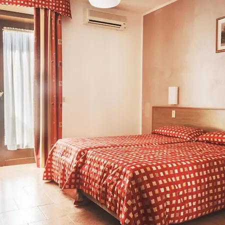 Surf Pier - Montagnoli Group Limone sul Garda