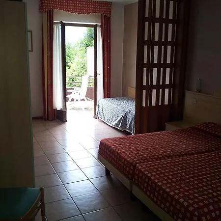 Hotel Surf Pier - Montagnoli Group 3*