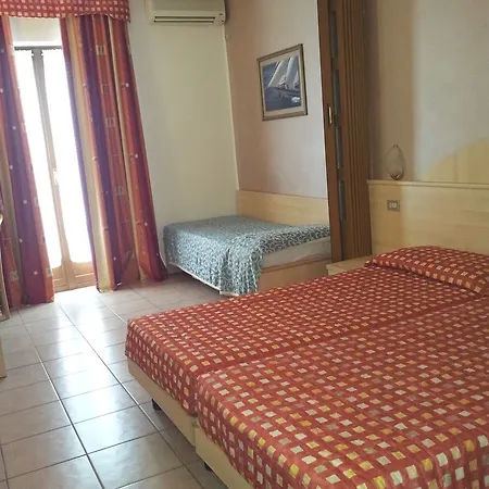 Surf Pier - Montagnoli Group Hotel Limone sul Garda