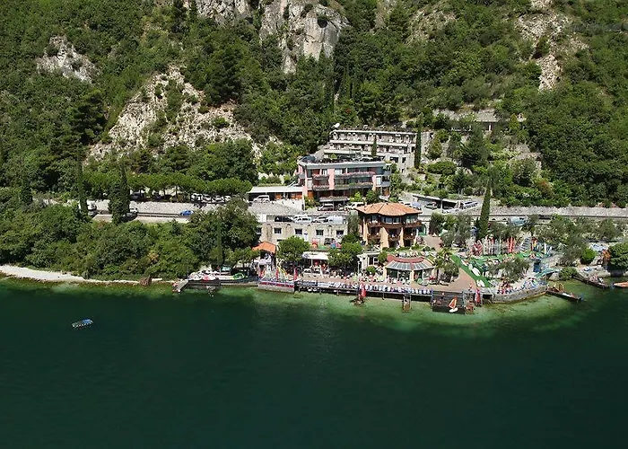 Surf Pier - Montagnoli Group 3*