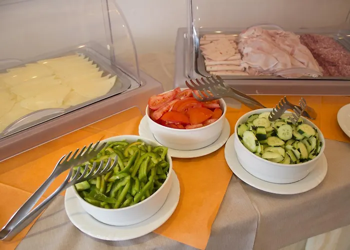 Surf Pier - Montagnoli Group 3* Limone sul Garda