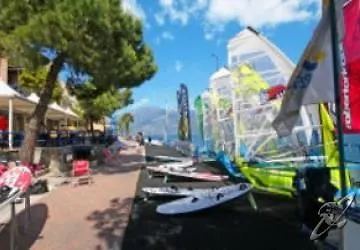 Surf Pier - Montagnoli Group Limone sul Garda