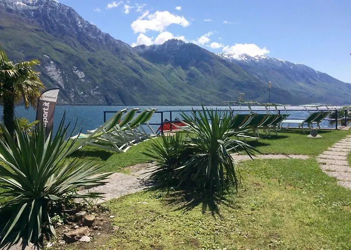 Surf Pier - Montagnoli Group Limone sul Garda