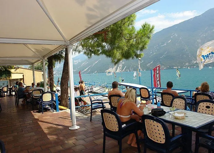 Surf Pier - Montagnoli Group 3* Limone sul Garda