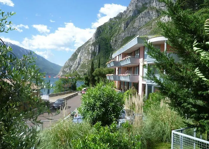 Surf Pier - Montagnoli Group Hotel Limone sul Garda