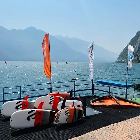 Surf Pier - Montagnoli Group 3* Limone sul Garda