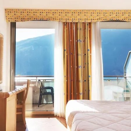 Surf Pier - Montagnoli Group Limone sul Garda