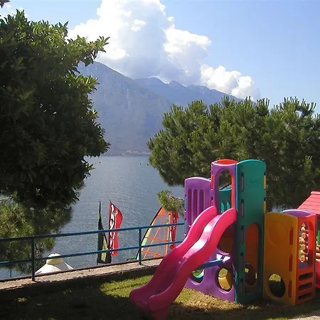 Surf Pier - Montagnoli Group 3*