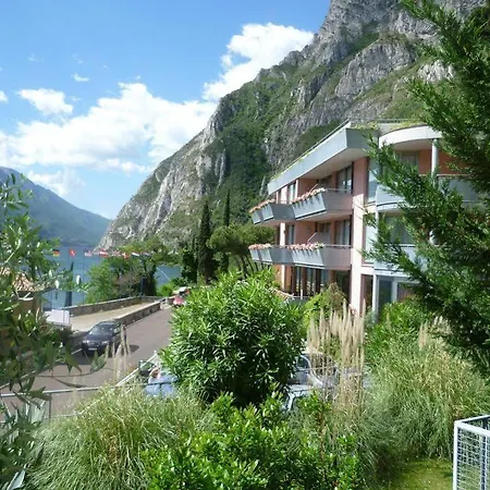 Surf Pier - Montagnoli Group Hotel Limone sul Garda
